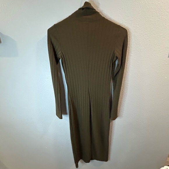 H&M Olive Long Sleeve Dress - Picture 2 of 4